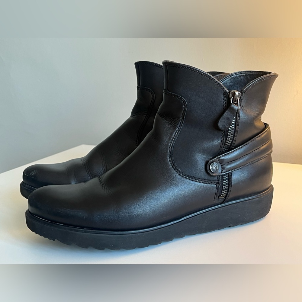 Ara Luftpolster Black Flat Ankle Boots, Size shows -6